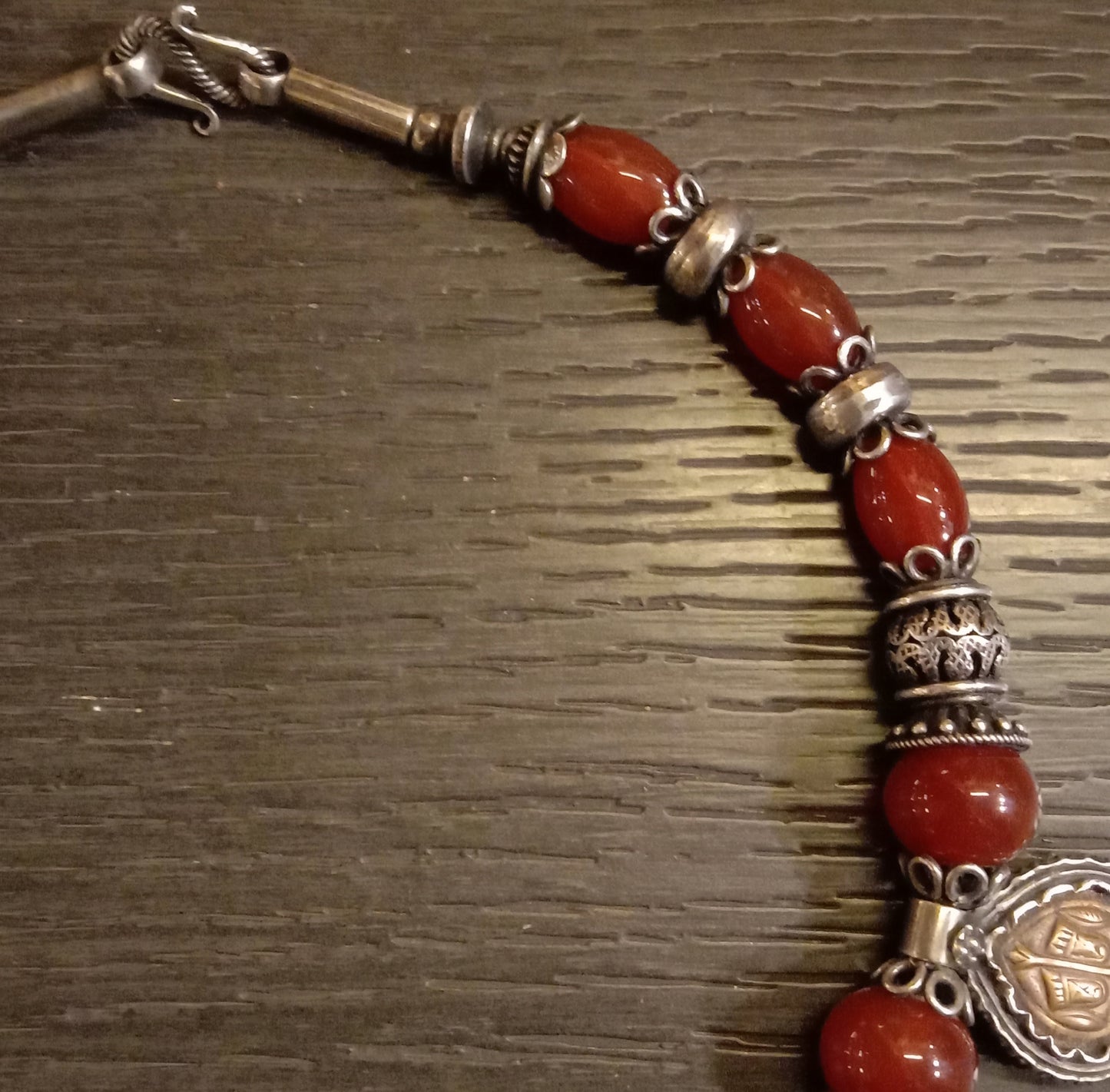 Made up Necklace Bana Studio