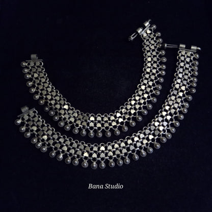 Tikli Anklets