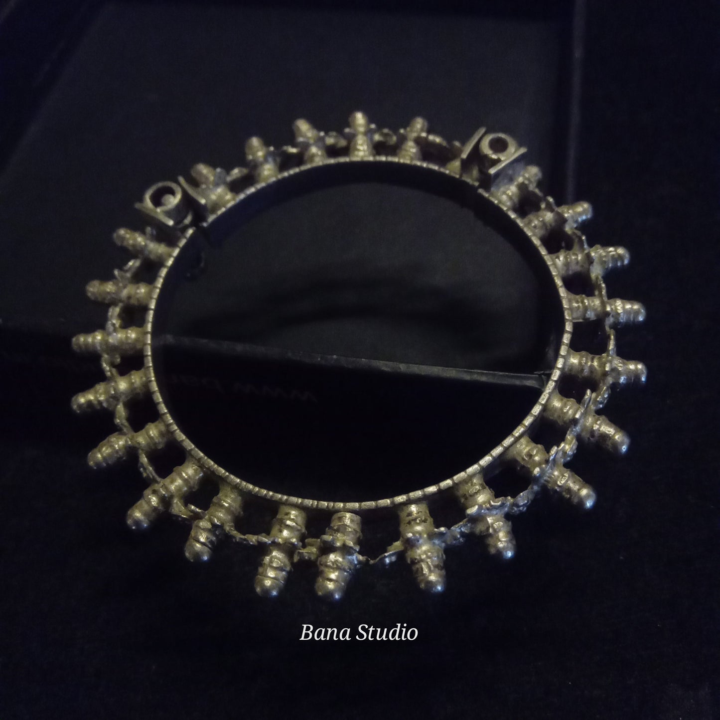 பழங்குடி வளையல்