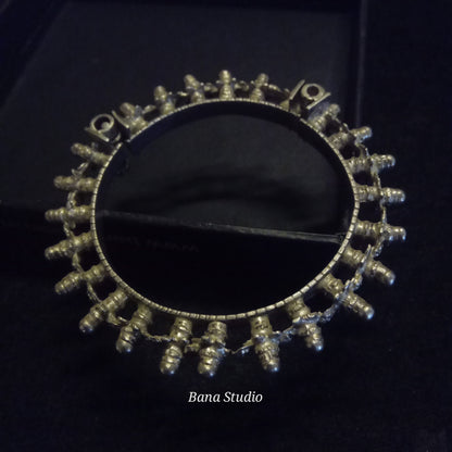 பழங்குடி வளையல்