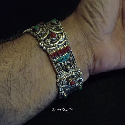 Cuff Nepali